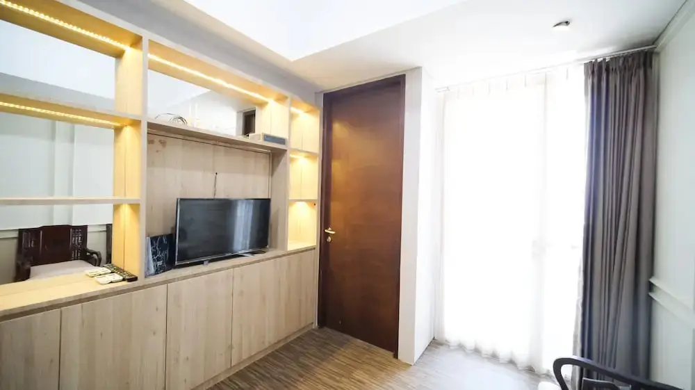 Сурабая: Spacious And Strategic 2Br At The Linden Apartment