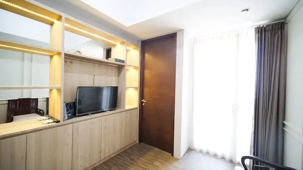 Сурабая: Spacious And Strategic 2Br At The Linden Apartment