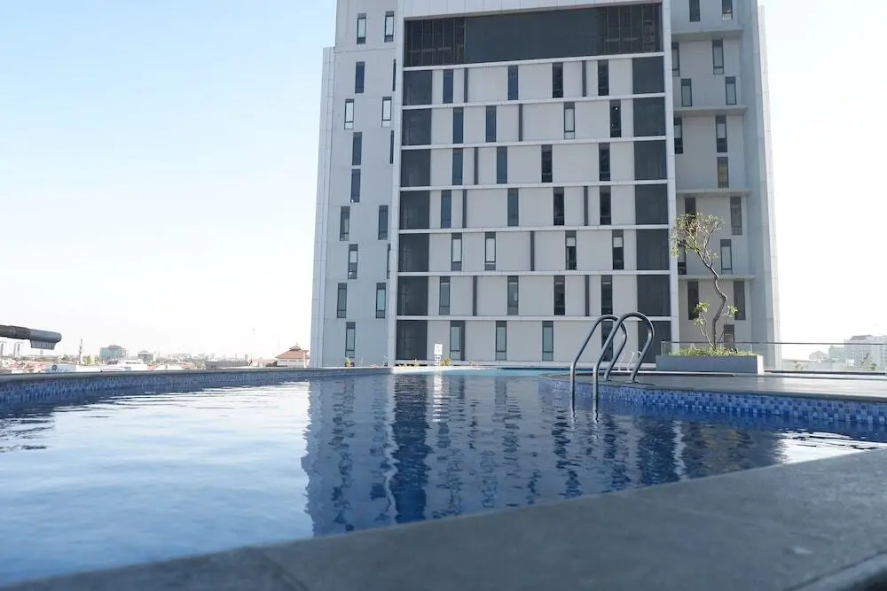 Сурабая: Spacious And Strategic 2Br At The Linden Apartment
