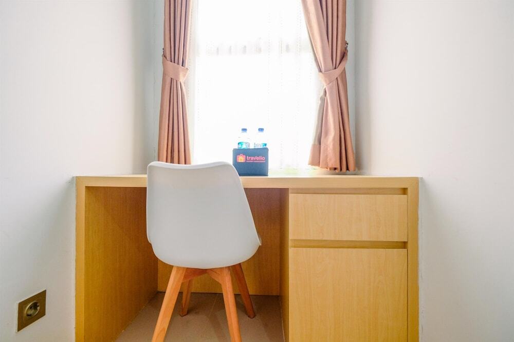Депок: Good Deal And Comfy Studio Apartment Transpark Cibubur
