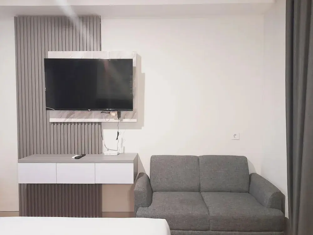 Ngaglik: Modern Classic Studio At Mataram City Apartment