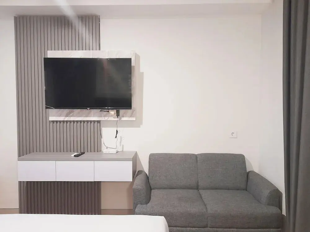 Ngaglik: Modern Classic Studio At Mataram City Apartment