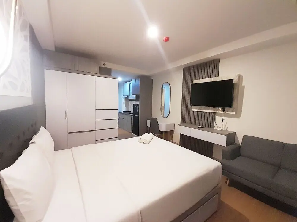 Ngaglik: Modern Classic Studio At Mataram City Apartment