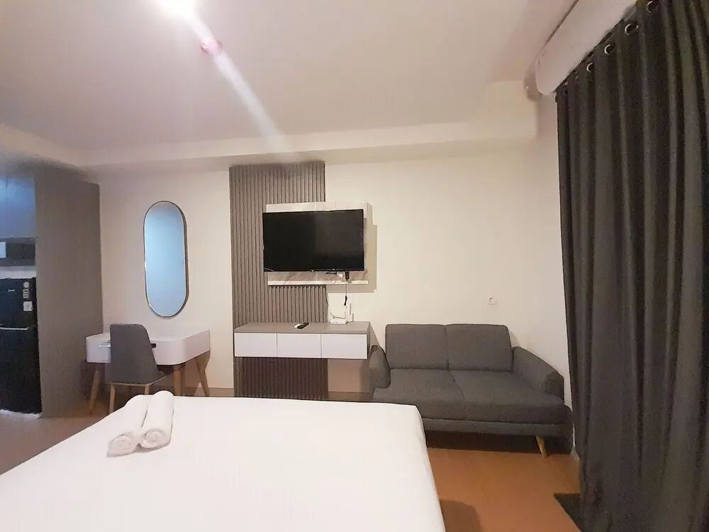 Ngaglik: Modern Classic Studio At Mataram City Apartment
