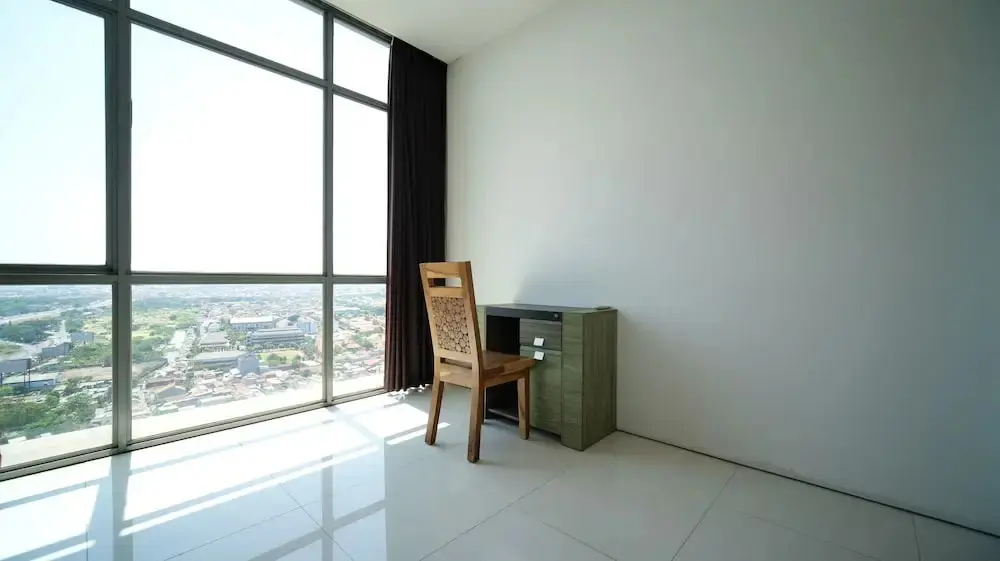 Сурабая: Homey 1Br With Extra Room Apartment At Aryaduta Residence Surabaya