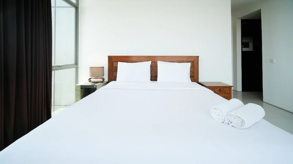 Сурабая: Homey 1Br With Extra Room Apartment At Aryaduta Residence Surabaya