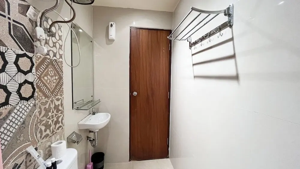Макассар: Stylish Studio Room At Apartment Vida View Makassar