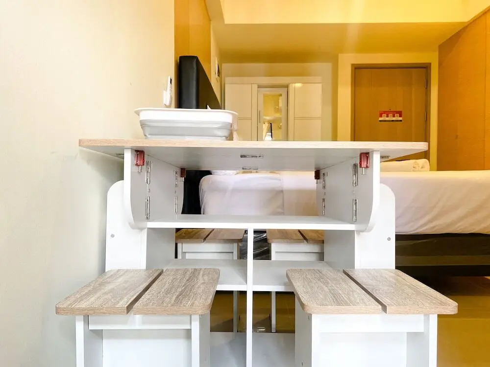 Сибату: Modern Look Studio At Meikarta Apartment