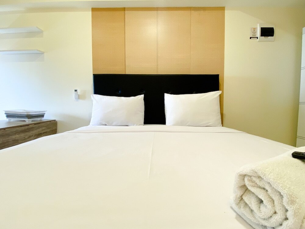 Сибату: Modern Look Studio At Meikarta Apartment
