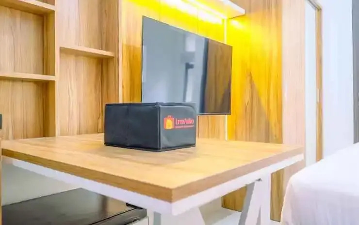 Депок: Modern And Comfy Studio At Transpark Cibubur Apartment