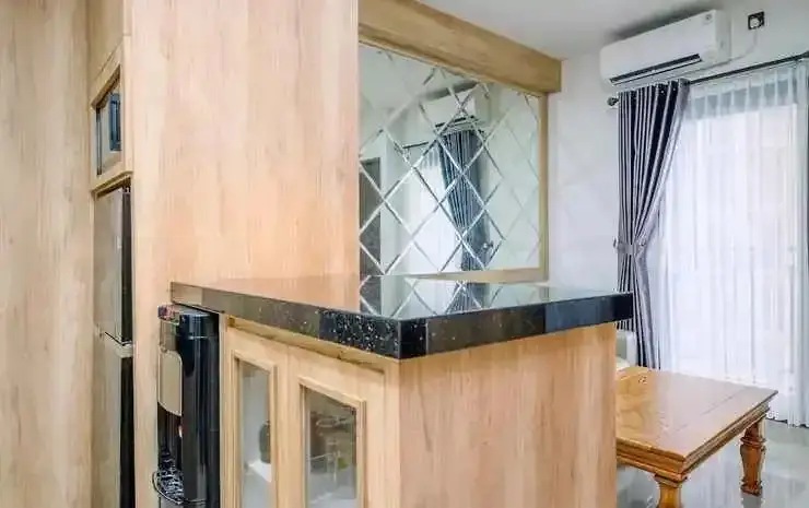 Бекаси: Modern Look And Comfy 2Br Transpark Cibubur Apartment