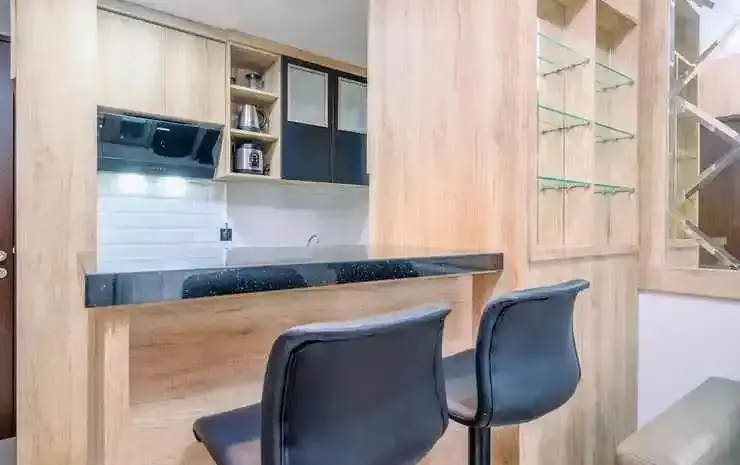Бекаси: Modern Look And Comfy 2Br Transpark Cibubur Apartment