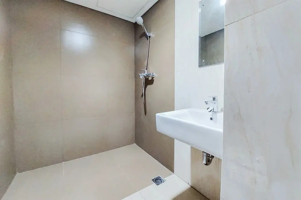 Южный Тангеранг: Spacious And Wonderful 1Br Tamansari Bintaro Mansion Apartment