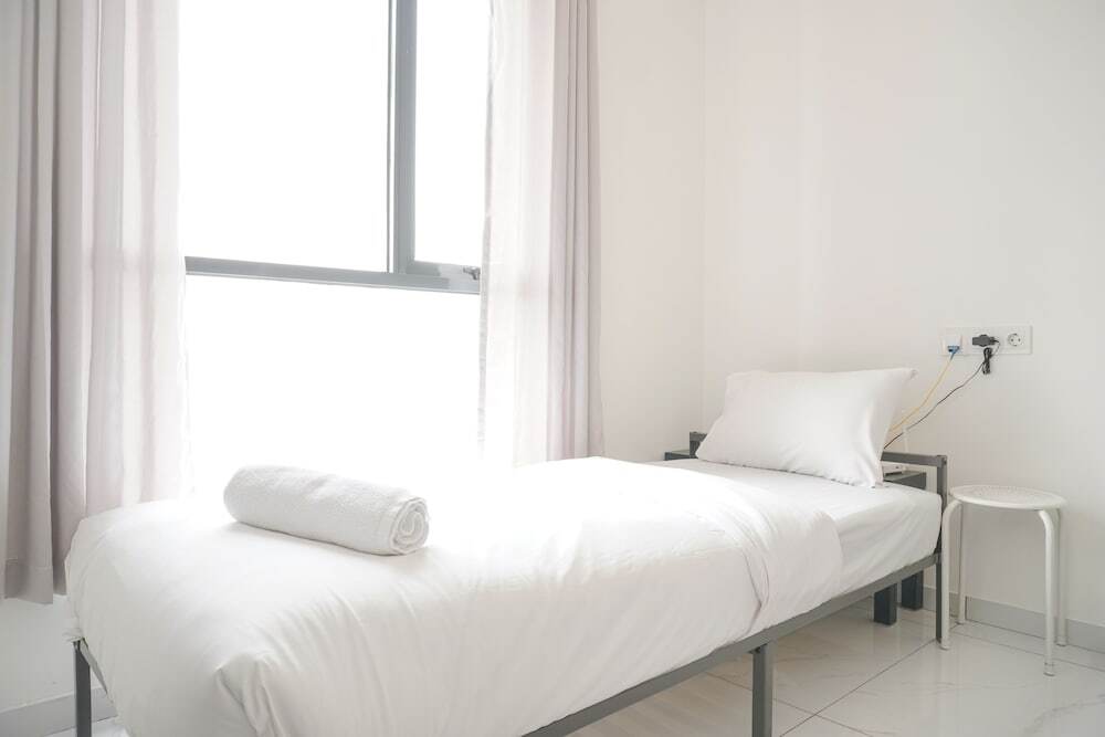 Тангеранг: Homey And Well Furnished Studio Sky House Alam Sutera Apartment
