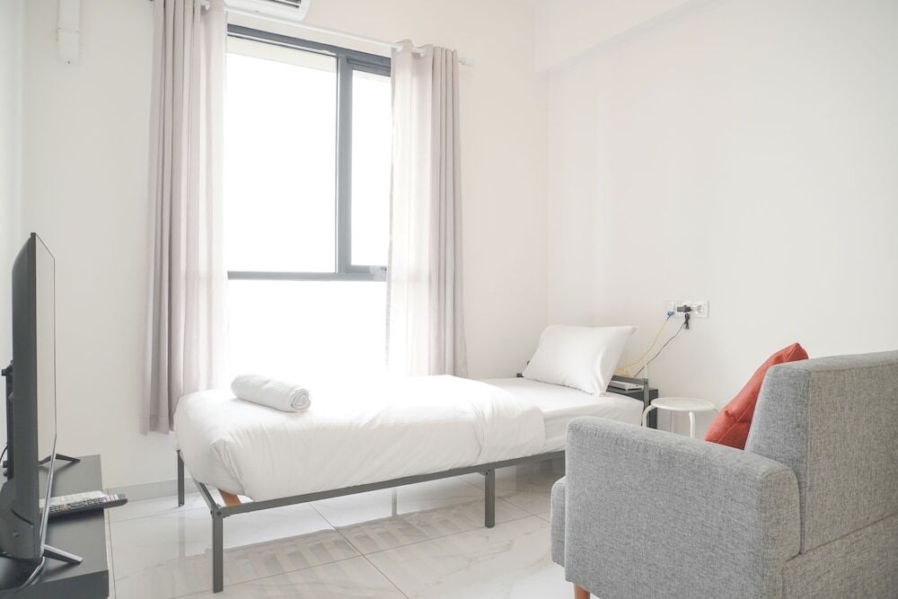 Тангеранг: Homey And Well Furnished Studio Sky House Alam Sutera Apartment