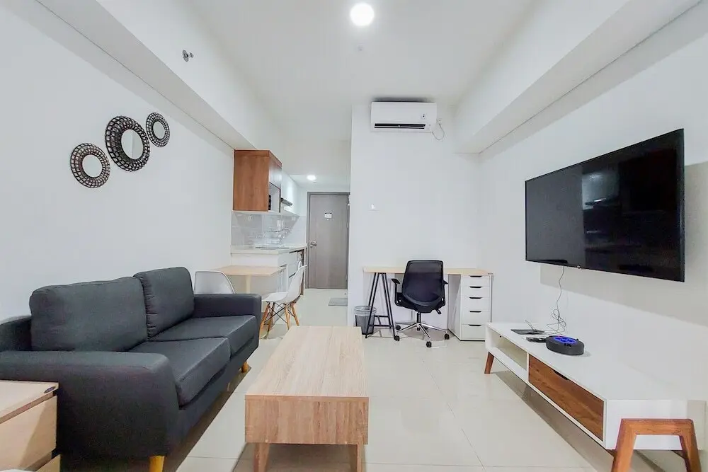 Южный Тангеранг: Homey Living Studio Tamansari Bintaro Mansion Apartment