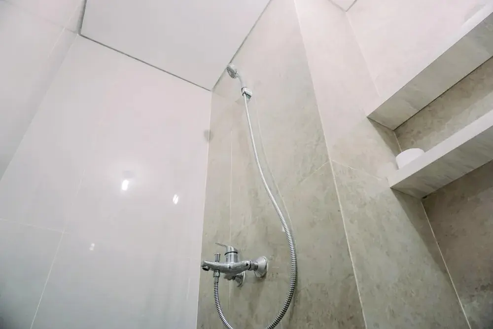 Южный Тангеранг: Homey And Enjoy Living Studio Transpark Bintaro Apartment