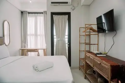 Homey And Enjoy Living Studio Transpark Bintaro Apartment — фото 1