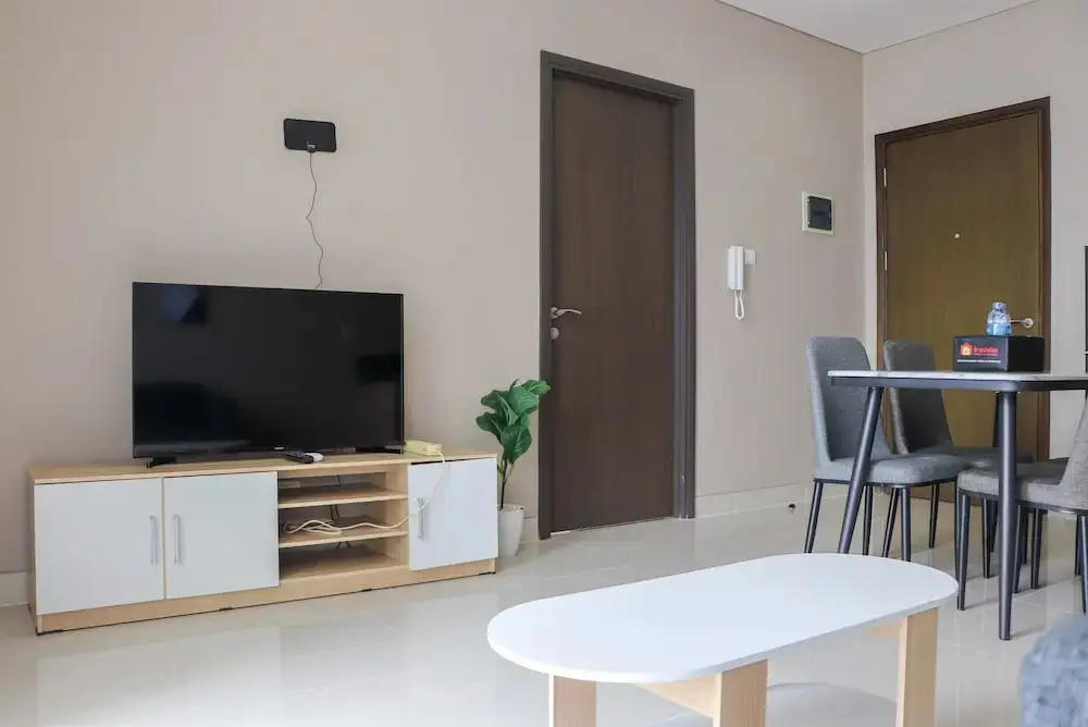 Джакарта: Modern And Compact Designed 1Br At Ciputra International Apartment
