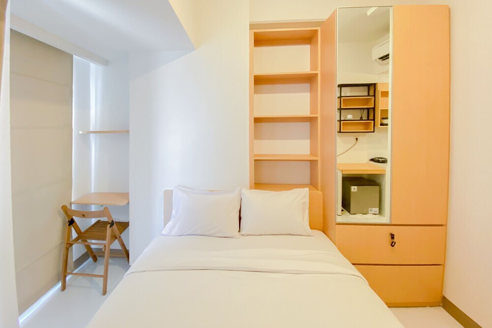 Южный Тангеранг: Compact And Restful Studio Apartment Tokyo Riverside Pik 2