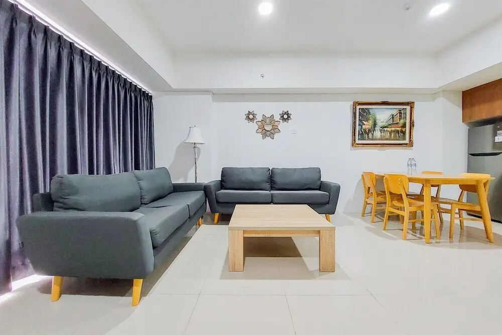 Южный Тангеранг: Spacious and Comfortable 2BR Tamansari Bintaro Mansion Apartment