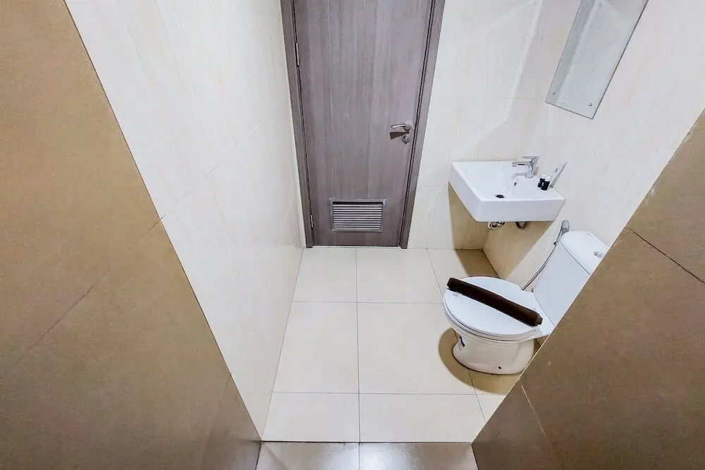 Южный Тангеранг: Spacious and Comfortable 2BR Tamansari Bintaro Mansion Apartment