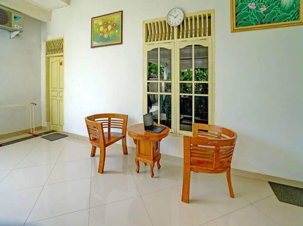 Мартапура: Oyo 93295 Wisma Aluh Ambak
