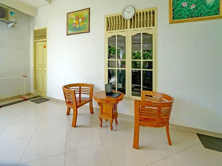Мартапура: Oyo 93295 Wisma Aluh Ambak