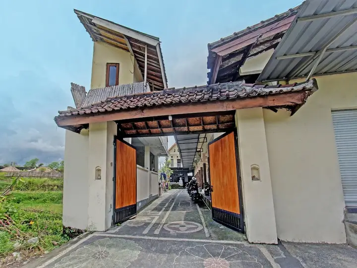 Мартапура: Oyo 93295 Wisma Aluh Ambak