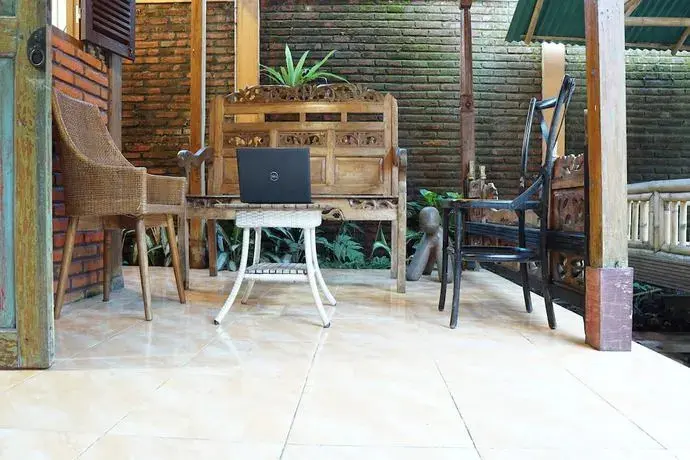 Сидоарджо: OYO 93300 Homestay Puri Anggrek Syariah - Wage