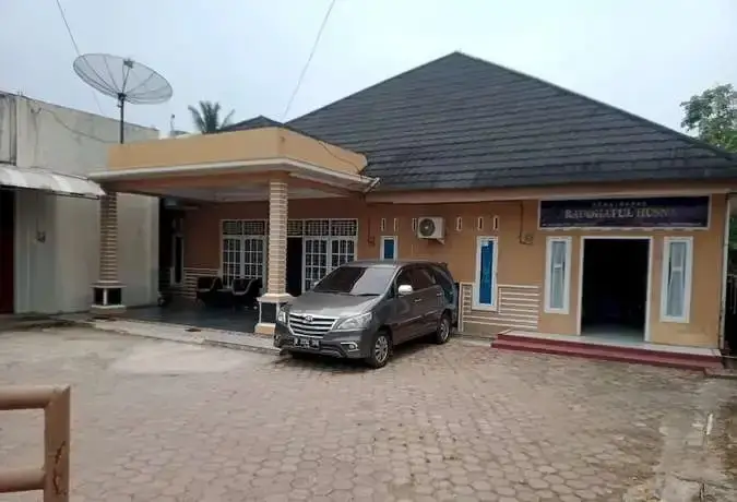 Паданг: OYO 93292 Raudhatul Husna Homestay Syariah