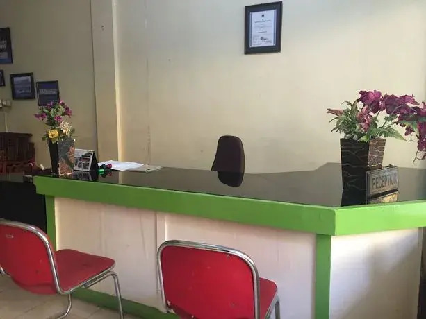 Паданг: OYO 93292 Raudhatul Husna Homestay Syariah