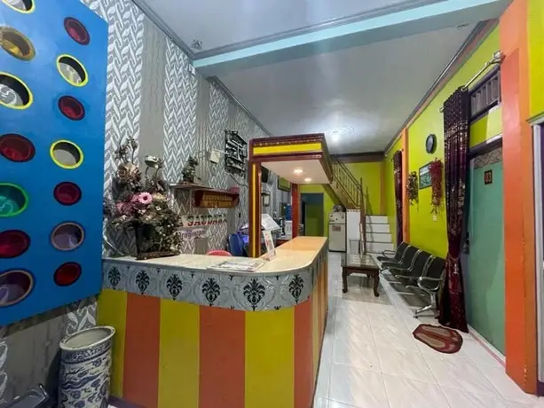 Паданг: OYO 93308 Lima Saudara Syariah