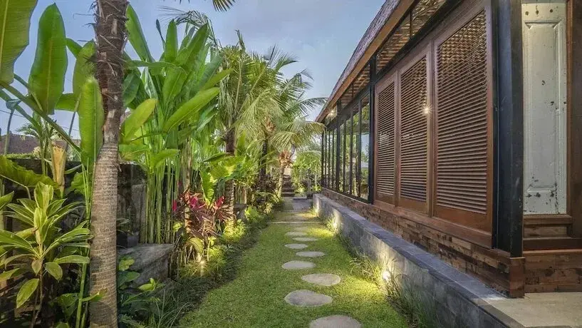 Убуд: Picturesque Private Joglo Villa Near Monkey Forest