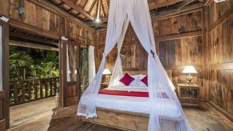 Убуд: Picturesque Private Joglo Villa Near Monkey Forest