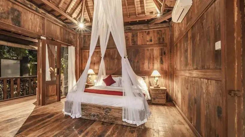 Убуд: Picturesque Private Joglo Villa Near Monkey Forest