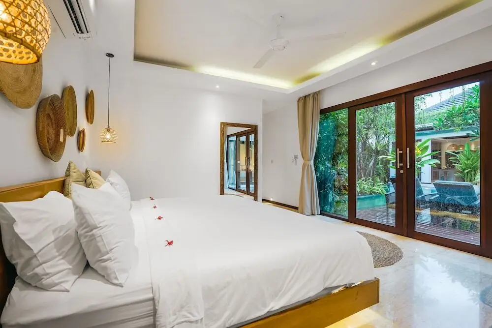 Чангу: Frangipani Villa Merah at Berawa