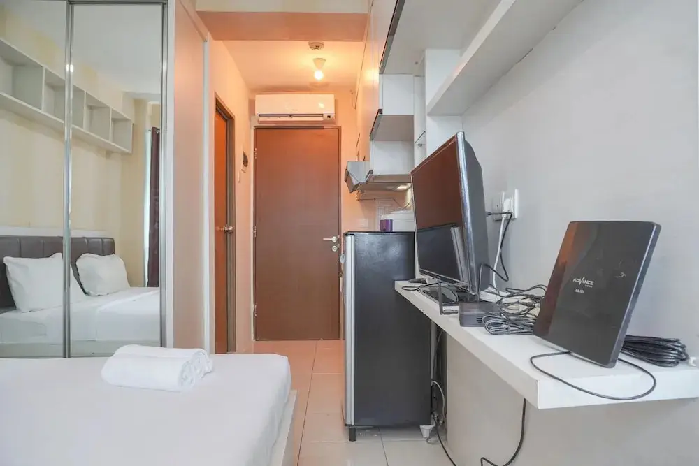 Джакарта: Good Deal And Cozy Stay Studio Room Tifolia Apartment