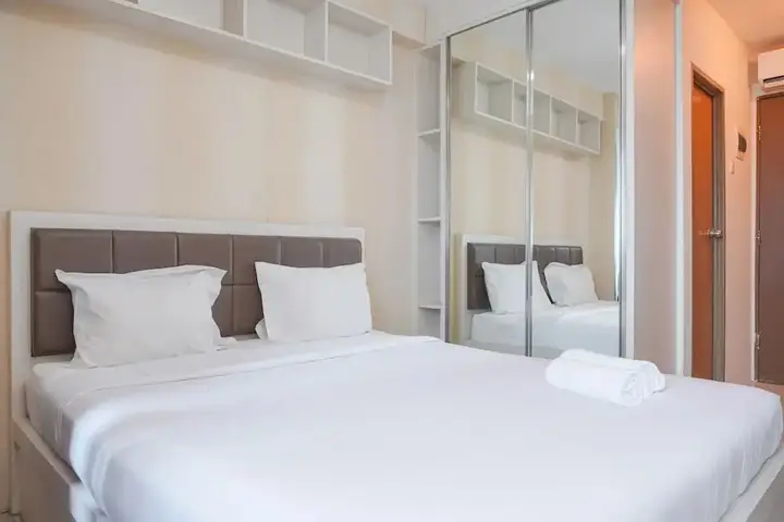 Джакарта: Good Deal And Cozy Stay Studio Room Tifolia Apartment