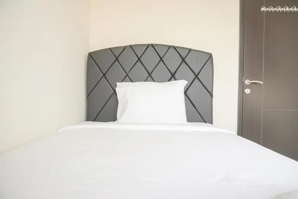 Джакарта: Comfortable And Homey 2Br Belmont Residence Puri Apartment