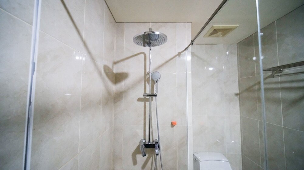 Сурабая: Best Location And Strategic 2Br At Praxis Apartment