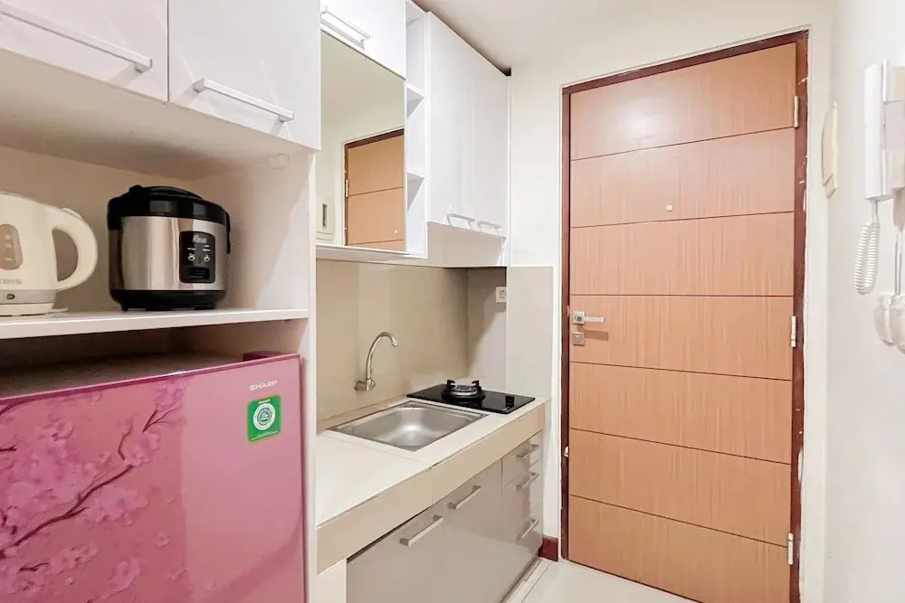 Макассар: Cozy Living And Homey Studio Vida View Makassar Apartment