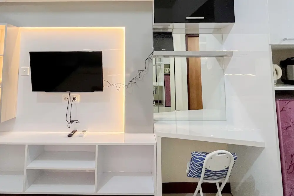 Макассар: Cozy Living And Homey Studio Vida View Makassar Apartment