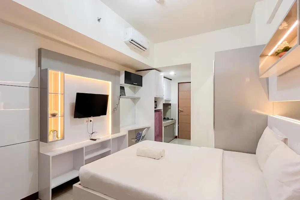 Макассар: Cozy Living And Homey Studio Vida View Makassar Apartment