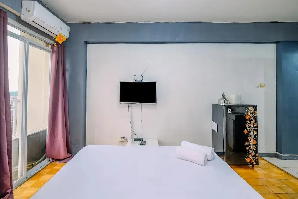 Богор: Modern Look Studio At Bogor Valley Apartment