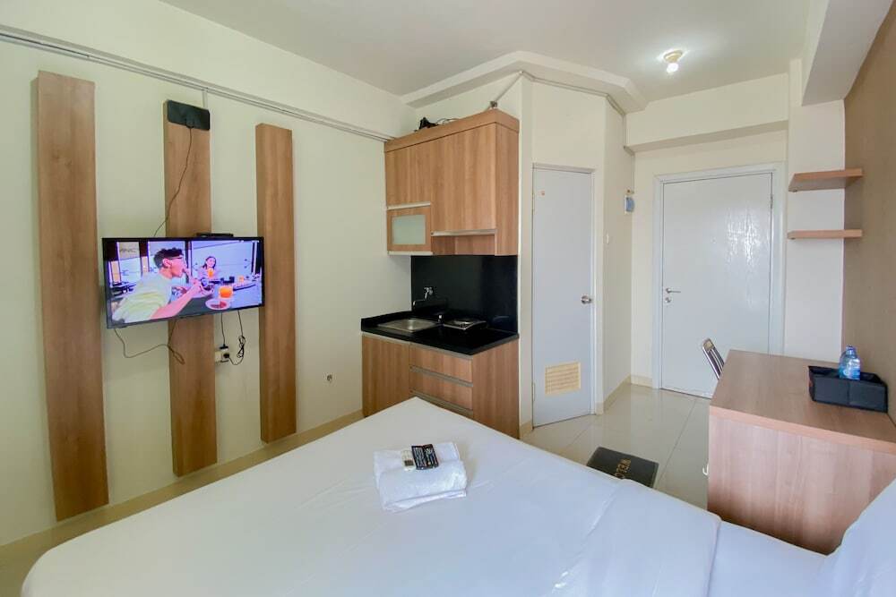 Джакарта: Comfort Living Studio At 20Th Floor Green Pramuka City Apartment