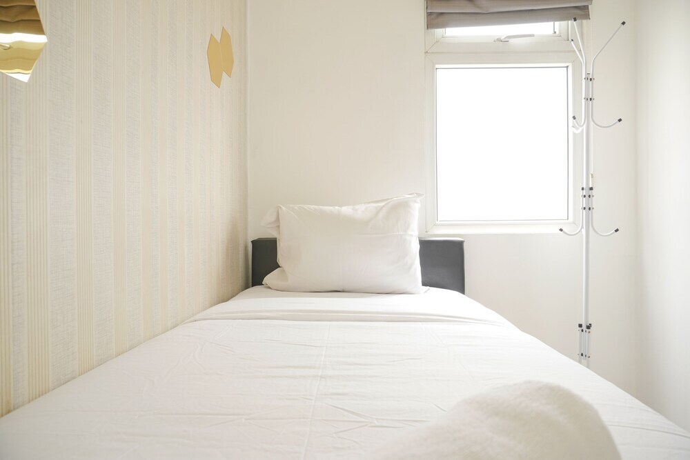 Джакарта: Modern And Classic 2Br At Green Pramuka City Apartment