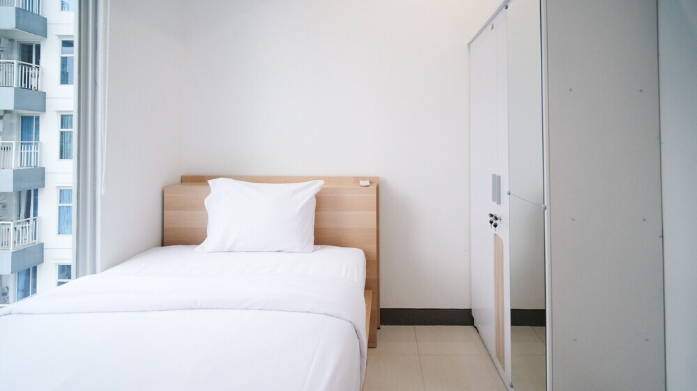 Сурабая: Compact And Homey 2Br At Benson Supermall Mansion Apartment