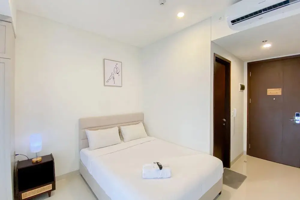 Джакарта: Simply Look Studio Room Vasaka Solterra Apartment