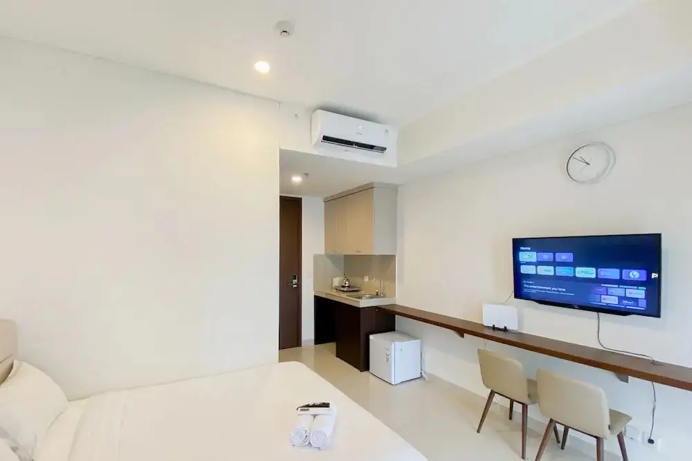 Джакарта: Simply Look Studio Room Vasaka Solterra Apartment